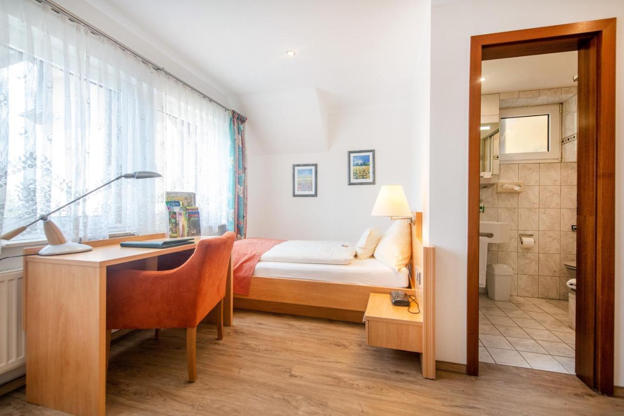 Waldesblick, Hotel-Restaurant Lahr  Room photo