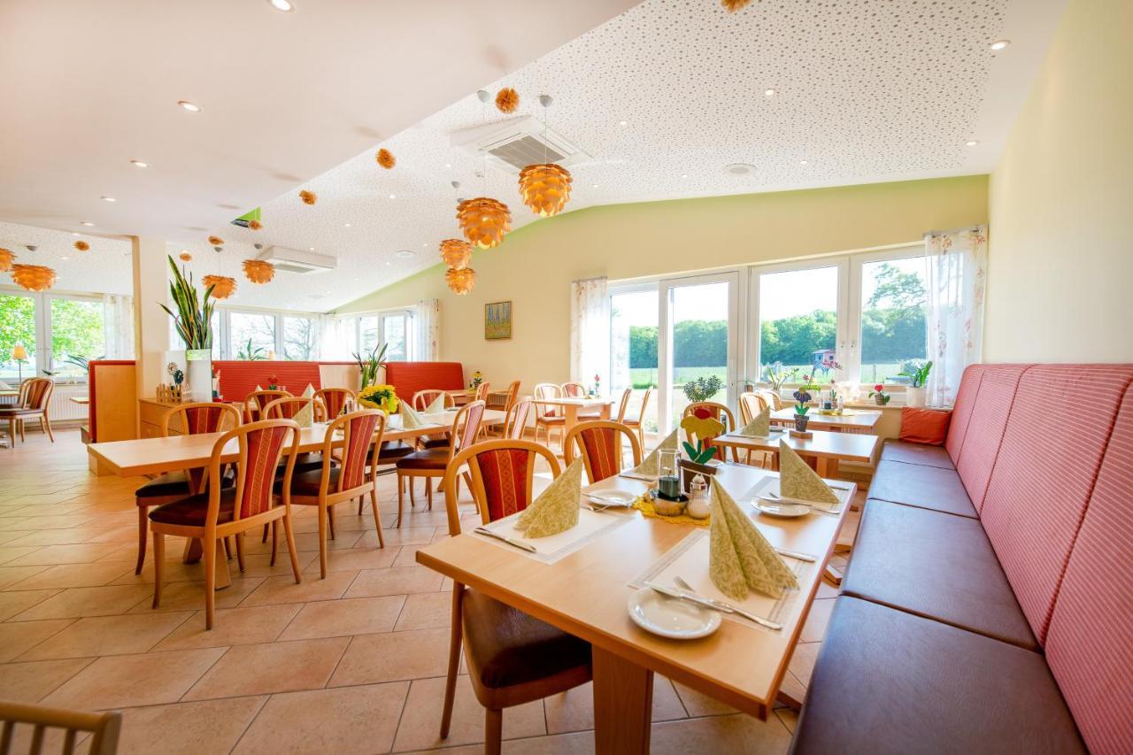 Waldesblick, Hotel-Restaurant Lahr  Exterior photo